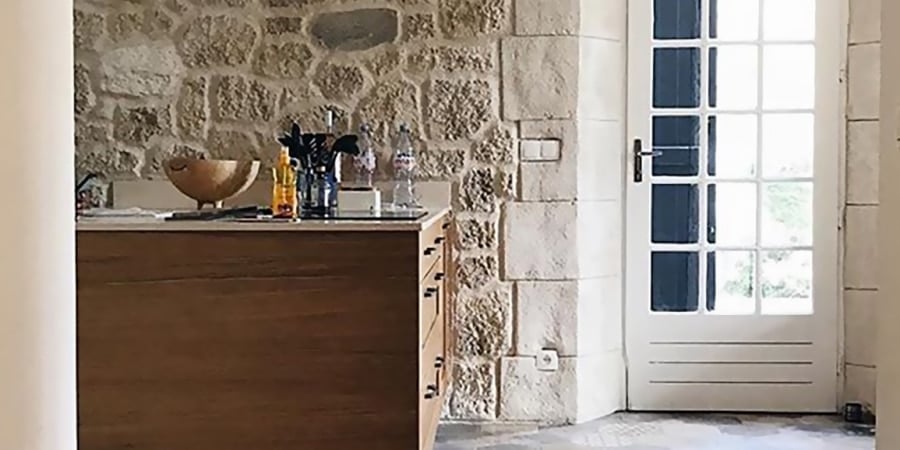 Cuisine de charme en pierre rustique -