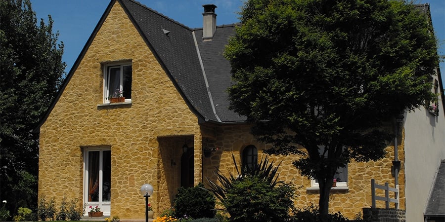 Habillage traditionnel pour cette bâtisse champêtre - 